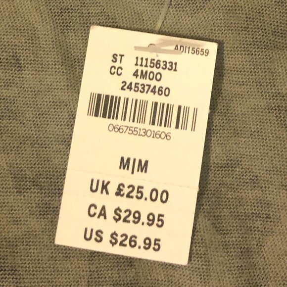 PINK Tee Shirt Women's Size Medium Green Camo Short Sleeve Print V-Neck NWT - Picture 5 of 10